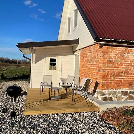 別荘 Sauna Ja Nelja Magamistoaga Kasemaee Puhketalu *